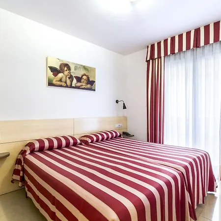 Neptuno & 4 Sup Calella