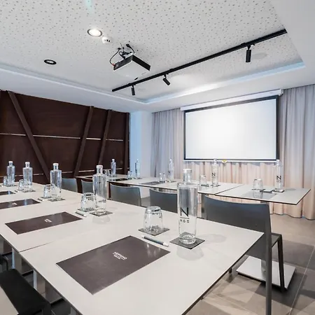 Neptuno & 4 Sup Hotell 4*