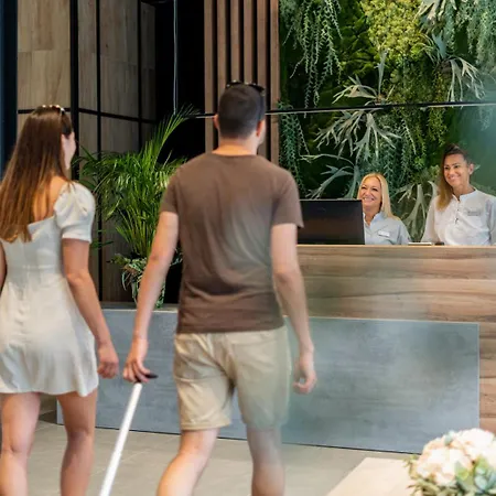 Neptuno & 4 Sup Calella