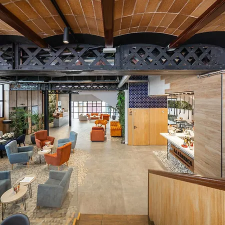 Neptuno & 4 Sup 4* Calella