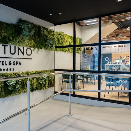 Neptuno & 4 Sup 酒店