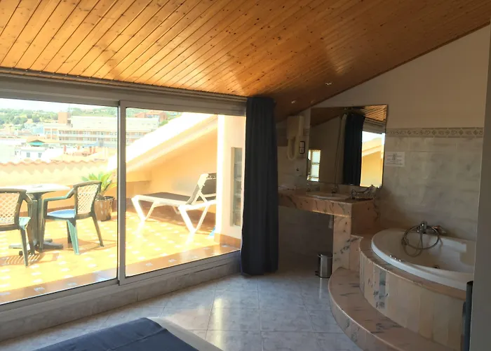 Neptuno & 4 Sup מלון 4*