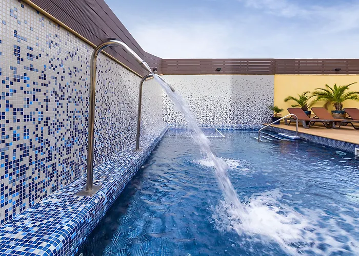 Neptuno & 4 Sup מלון 4*