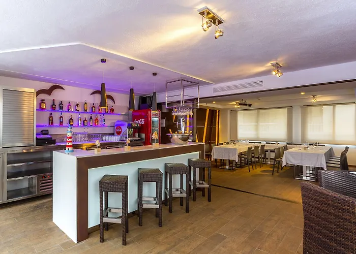 Neptuno & 4 Sup Hotel 4*