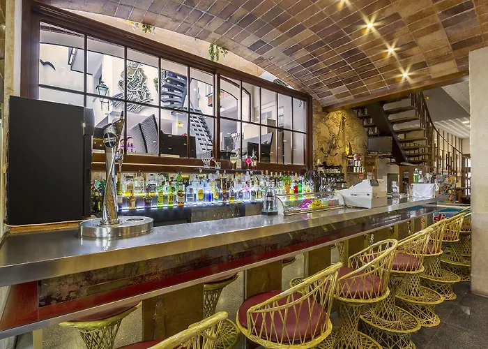 ホテル Neptuno & 4 Sup