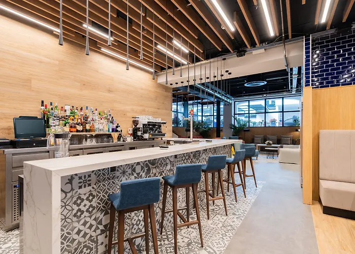 Neptuno & 4 Sup 4* Calella