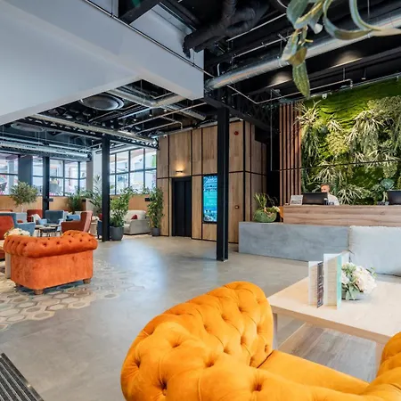 Neptuno & 4 Sup 4* Calella